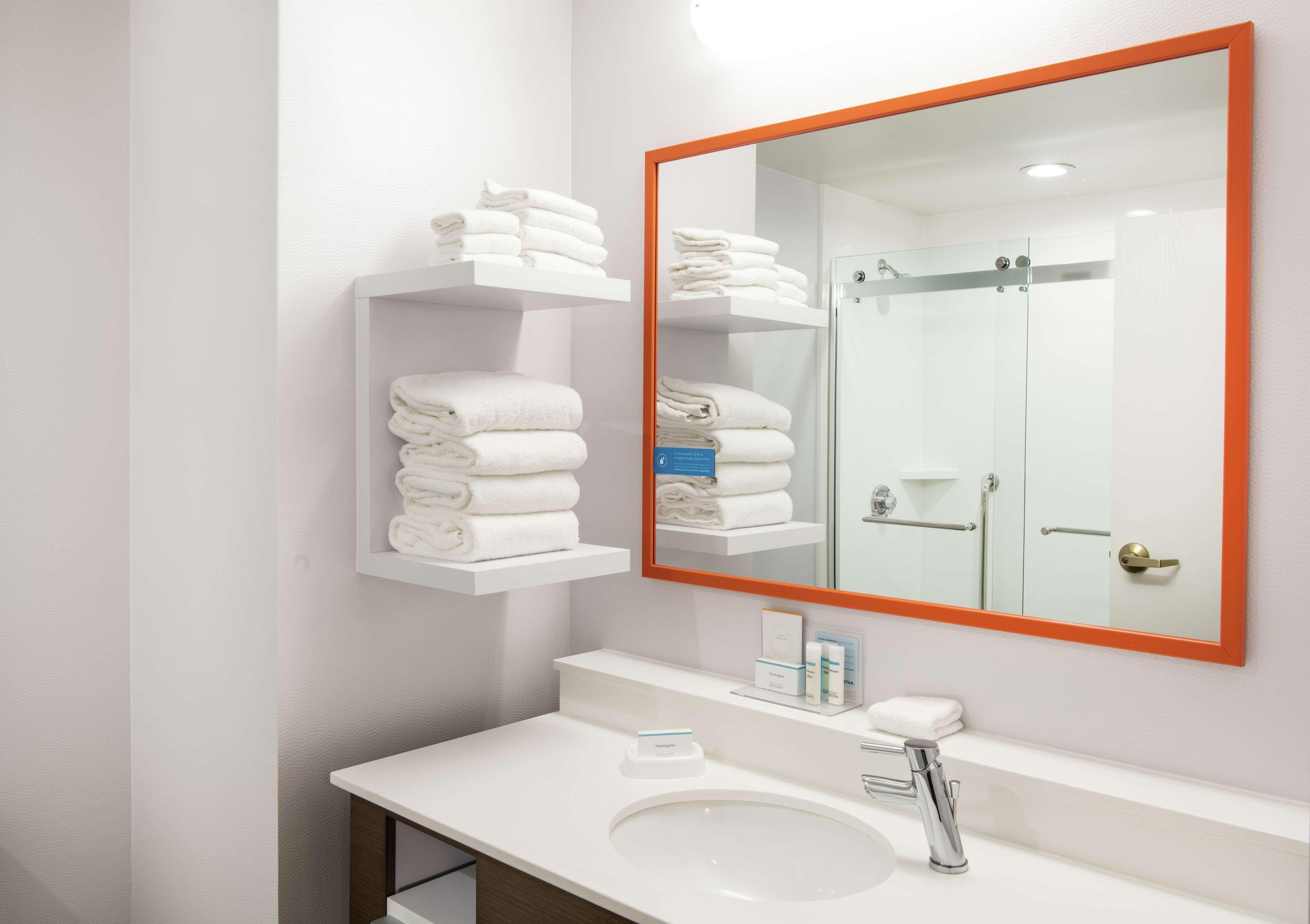 Hampton Inn Cleveland-Solon Екстериор снимка